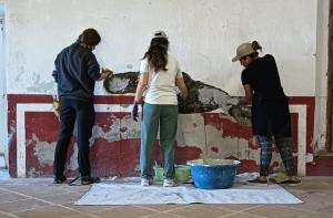 Volunteeers restoring one of the walls in the ex convent of Calpan, Puebla in 2024 Photo